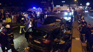 Kocaeli'de feci kaza! Araçta sıkıştılar: 2 ölü 10 yaralı!