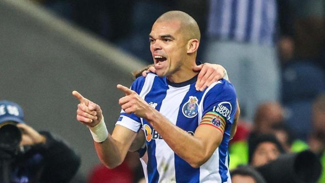 Beşiktaş'ın eski yıldızı Pepe Totti'nin rekorunu elinden aldı! Şampiyonlar Ligi'nde tarihe ge&ccedil;ti