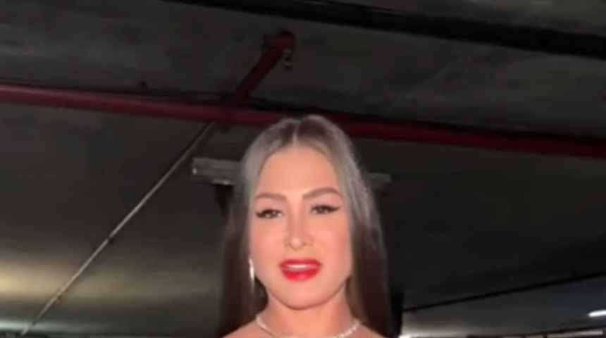 Sosyal medya fenomeni Francia James pizzacıya yaptığı sürprizle viral oldu! Kapıyı tamamen üstsüz açınca şaşırttı