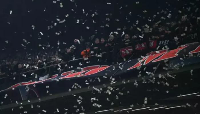 Milan-PSG maçında taraftarlardan Donnaruma’ya ilginç tepki! Akıllara Gökhan Gönül geldiŞampiyonlar Ligi