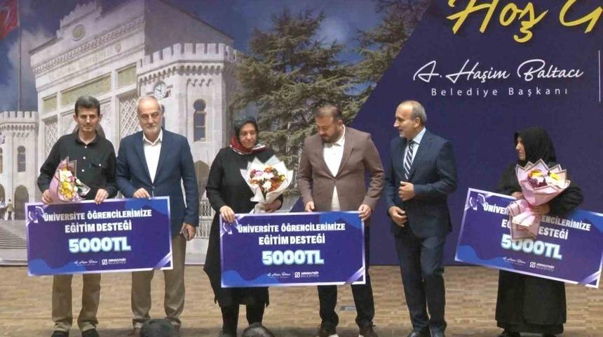 Arnavutköy’de 2 bin 400 üniversite öğrencisine eğitim desteği