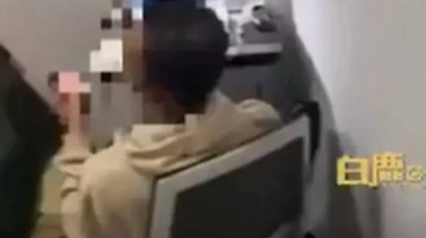 Keyfi yerindeydi! Altı ay boyunca kimseye fark ettirmeden alışveriş merkezinde yaşadı... Yaşam alanını gören güvenlik görevlileri bile şaşırdı