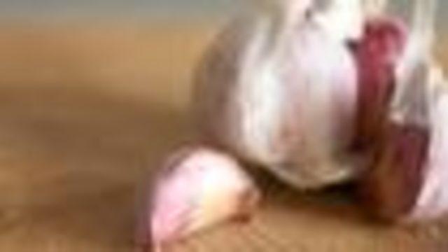 Sarımsak kokusu nasıl giderilir?