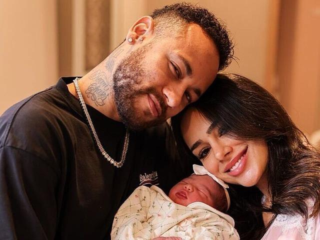 Brezilyalı yıldız Neymar'a büyük şok! Sevgilisinin anne babasının ellerini bağlayıp kızını kaçırmaya çalıştılar