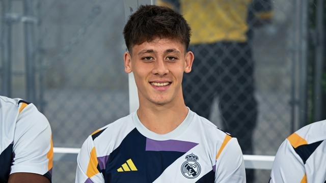 Real Madrid'e transfer olan Arda Güler, eski takımı Fenerbahçe'nin yıldızı Omar Fayed ile rakip oldu! 