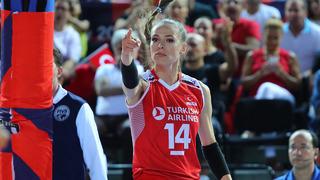 Makyajı, saçı ve stiliyle sosyal medyayı salladı! Eda Erdem'in paylaşımı olay...