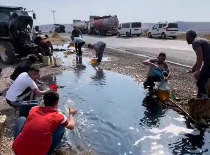 Dökülen akaryakıtı poşetlere, bidonlara doldurdular! Yer: Şırnak... Sosyal medya TIR kazası sonrası şaşkına çeviren görüntüleri konuşuyor G2