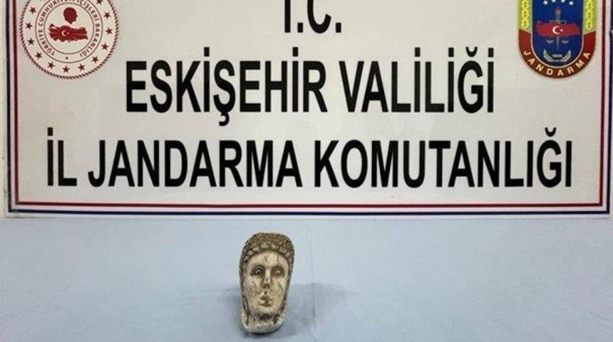 Tarihi eser satmak isteyen 2 şüpheli yakalandı