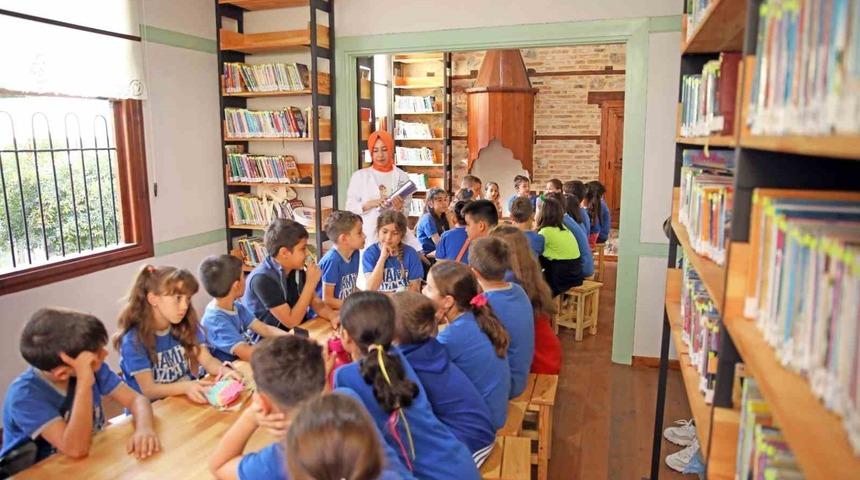 Alanya Belediyesi Ebeveyn, Çocuk Atölyesi ve Çocuk Kütüphanesi’ne ziyaretçi akını