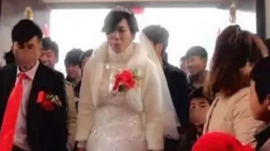 Ülkeyi karıştıran düğün: Gelin erkek çıktı! Hamile gelin sadece üç gün sonra takıları da alıp ortadan kayboldu 