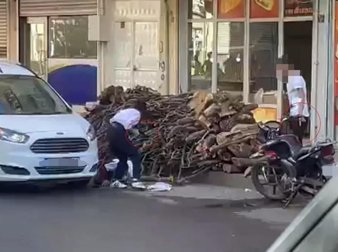 G&ouml;r&uuml;nt&uuml;ler kan dondurmuştu! 3 kişinin &ouml;l&uuml;m&uuml; sonrası kan davası başladı... Silah arayışına girmişler