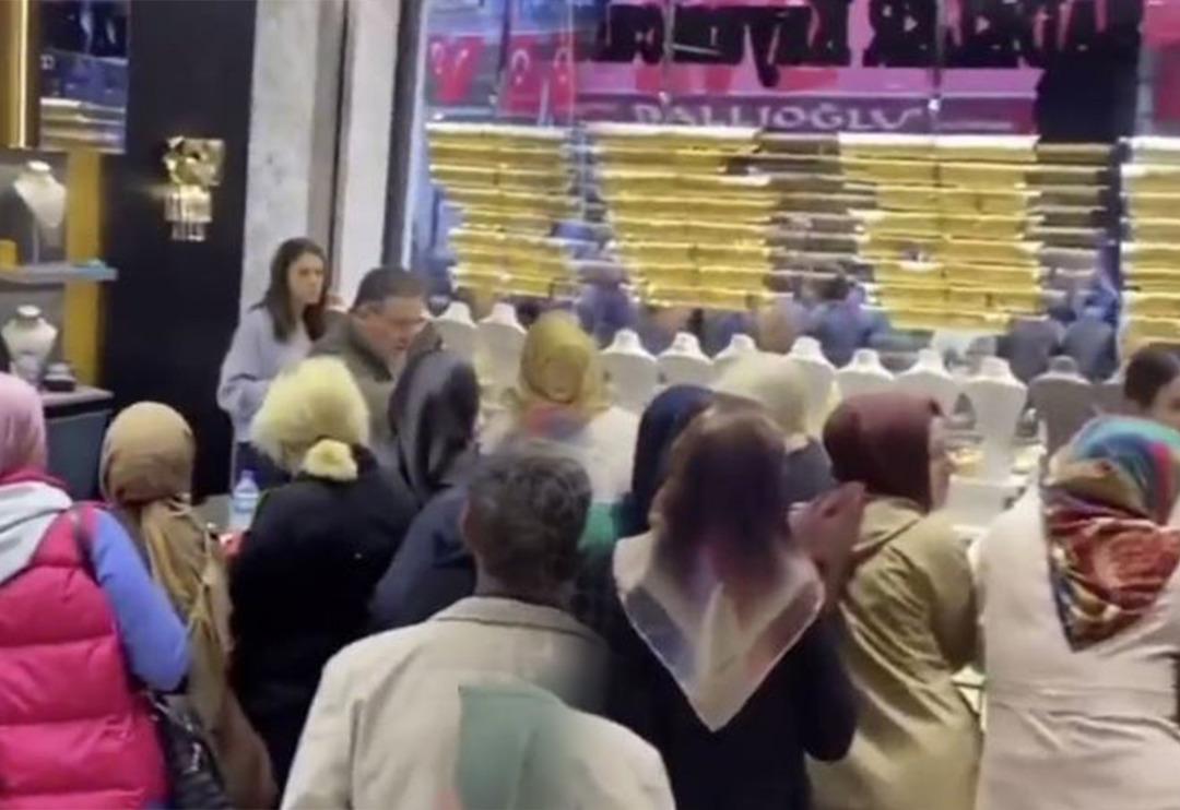 'Dilan Polat' dedikodusu bir şehri karıştırdı! Herkes akın akın kuyumcuya koştu