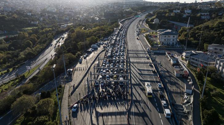 85 yıldır bitmeyen özlem! Tüm Türkiye'de saat 09.05'te hayat durdu G3