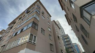 3 bloklu, 84 daireli sitede tedirgin eden görüntü! 'Korku içinde uyuyoruz'