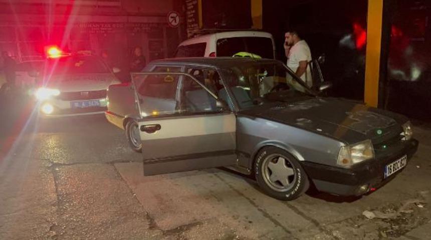 Aracını polislerin üzerine sürdü, savunması şaşkına çevirdi! Korku dolu anlar kamerada