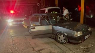 Aracını polislerin üzerine sürdü, savunması şaşkına çevirdi! Korku dolu anlar kamerada