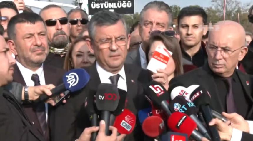 Özgür Özel'den Cumhurbaşkanı Erdoğan'a çok sert sözler: 'Sen bir darbecisin' AK Parti'den jet yanıt geldi