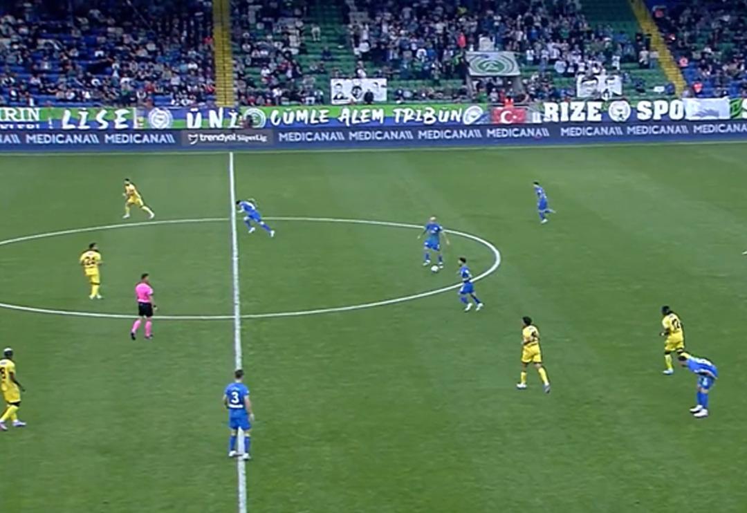 &Ccedil;aykur Rizespor'da Jonjo Shelvey'den olağan&uuml;st&uuml; gol! Rakip kaleci bile ne olduğunu anlayamadı