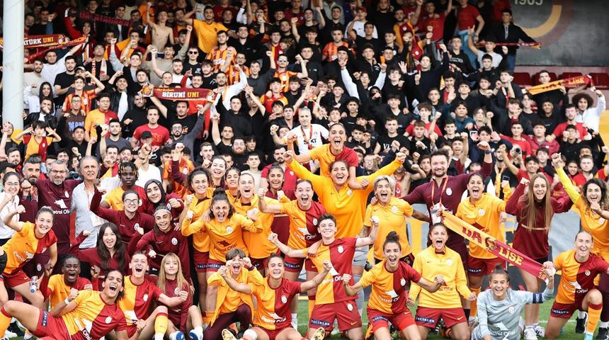 Kadınlar Futbol Süper Ligi'nde Galatasaray, Fenerbahçe'yi 2-1 mağlup etti