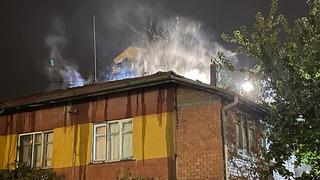 Kayseri'de 2 katlı evin çatısında yangın çıktı!