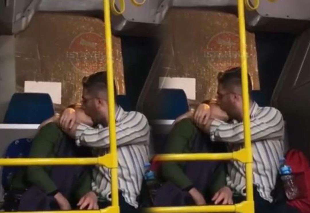 Belediye otob&uuml;s&uuml;nde &ouml;p&uuml;şme sosyal medyanın diline d&uuml;şt&uuml;! "Resmen vakumlamış"