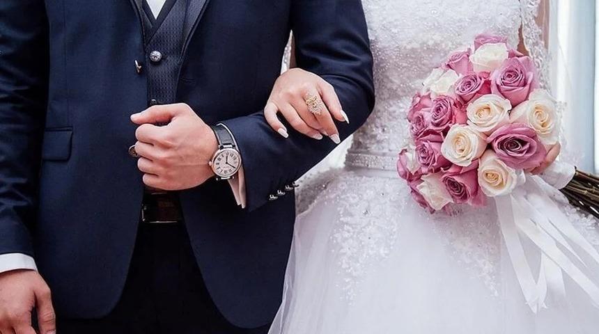 Onlar aşkı daha dolu dizgin yaşıyor! Sevdiğinizde bir an bile düşünmeden evlenme teklifi etmeniz gereken burçlar belli oldu