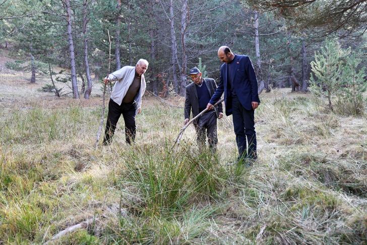 Bir ilde heyecan yaratan gelişme! Esrarengiz sıvı o iddiayı gündeme taşıdı: 'Bahar aylarında yerin altından adeta fışkırıyor' G4