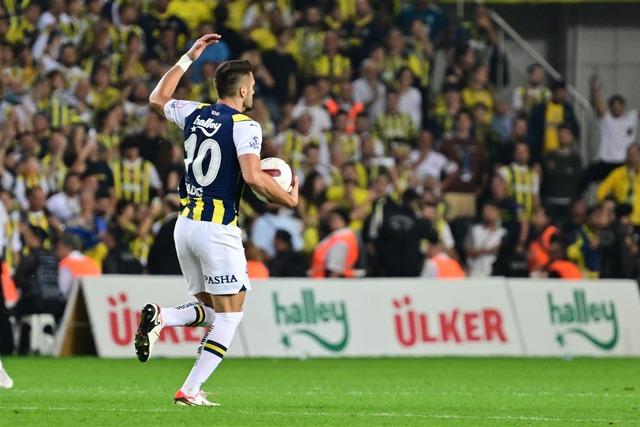 AA-20231104-32656306-32656303-FENERBAHCE_TRABZONSPOR (Large)