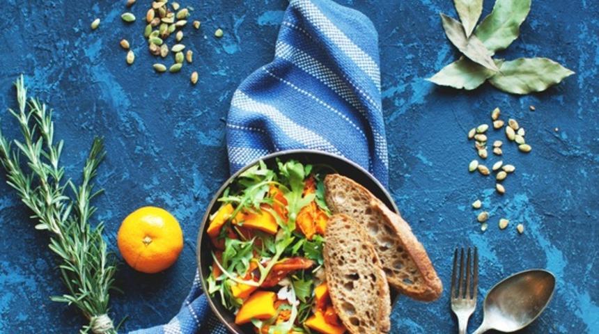 Kasede mi, tabakta mı yemeyi tercih edersiniz?