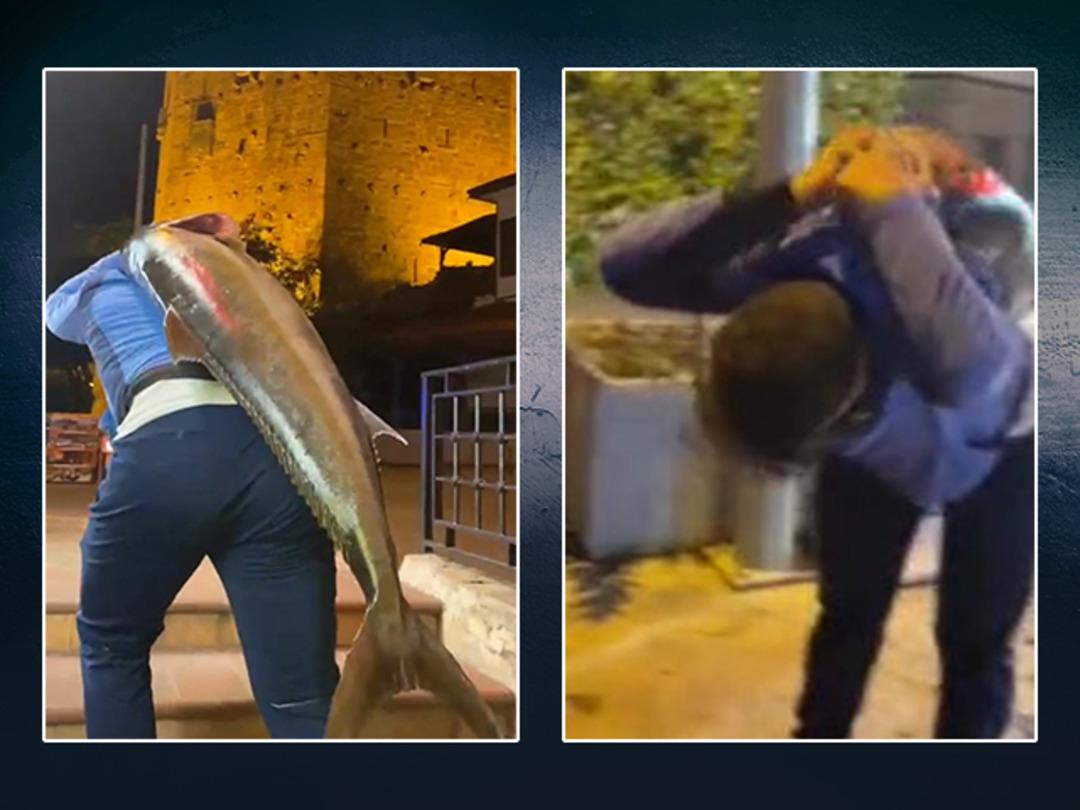 Amat&ouml;r balık&ccedil;ı yakaladı! Poşete sığmadı, sırtlayarak g&ouml;t&uuml;rd&uuml;: Tam 41 kilo