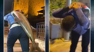 Amatör balıkçı yakaladı! Poşete sığmadı, sırtlayarak götürdü: Tam 41 kilo