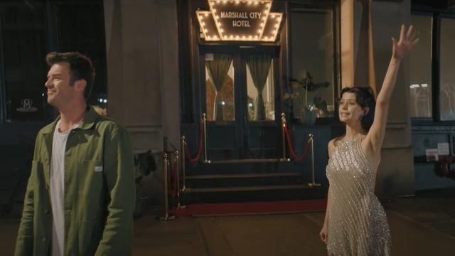 İstanbul İçin Son Çağrı'dan yeni fragman! Kıvanç Tatlıtuğ ve Beren Saat New York'ta