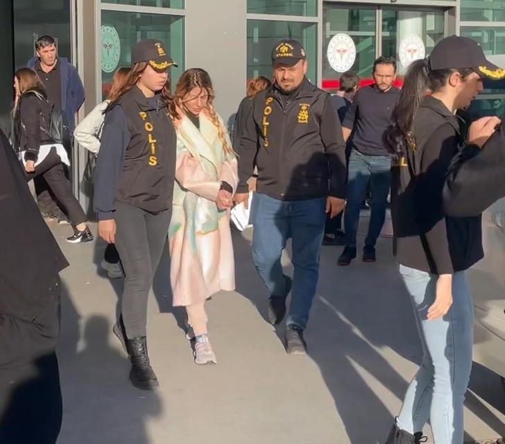 Bahar Candan o paylaşımıyla kendini ele vermiş! Çete liderinin erkek arkadaşı çıktı: Kirli işlerinden ihraç edilmiş G3