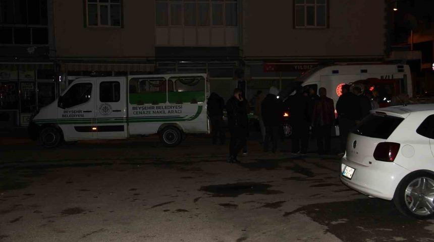 Konya&rsquo;da kamyonet s&uuml;r&uuml;c&uuml;s&uuml; direksiyon başında &ouml;l&uuml; bulundu