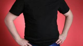 Dünyanın en büyük penisine sahip olduğunu iddia eden Jonah Falcon çıplak fotoğrafını paylaştı! Övgü dolu yorumlar topladı