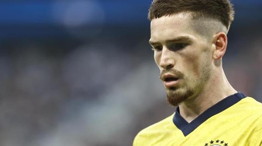 Fenerbahçe'de ilk ayrılık kesinleşti! Yıldız oyuncunun menajeri İstanbul'a çağırıldı