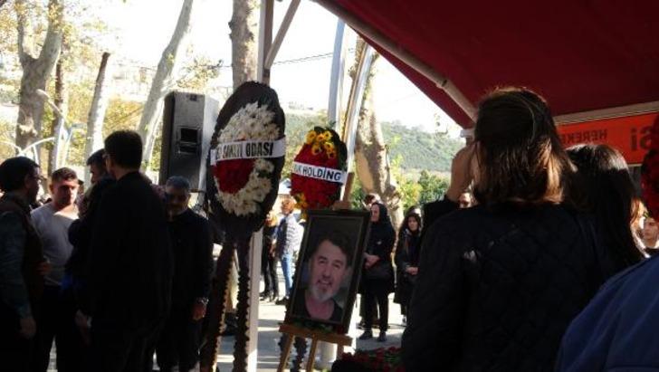 Öldürüp asitle yok etmişlerdi! İş insanı Nurhan Ör için gıyabi cenaze namazı... Musalla taşına tabut yerine güller konuldu  G4