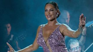 Hülya Avşar siyah mayosuyla poz verdi! Paylaşımı yorumlara kapattı