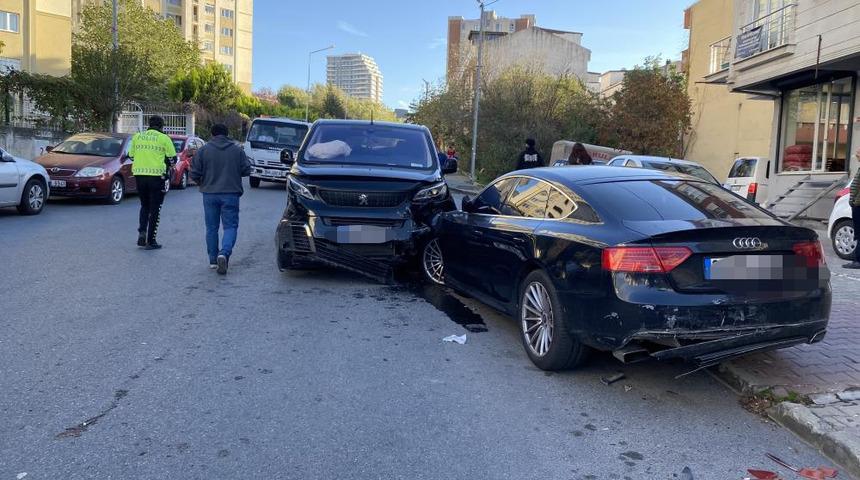 Seyir halindeyken direksiyon başında bayıldı! Ortalık karıştı