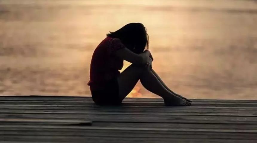 Yalnızlık onların kaderi! Herkes onlardan ka&ccedil;ıyor, en talihsiz bur&ccedil;lar belli oldu