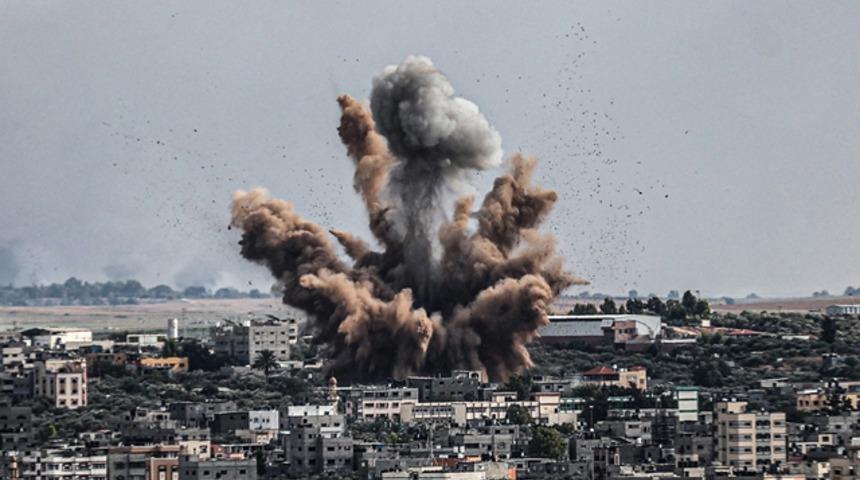 İsrail, İsmail Heniyye'nin evini bombaladı