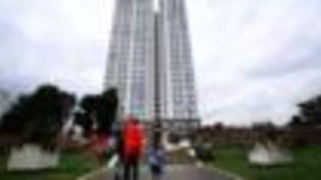 İngiltere'de yangın sonrası 600'e yakın binaya inceleme: 7 bina testi geçemedi