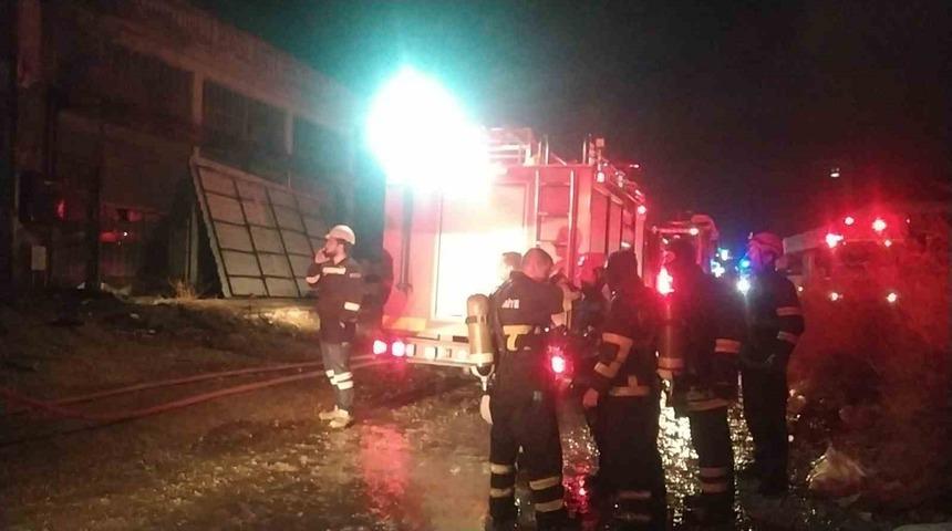 Metruk 2 iş yerinde yangın