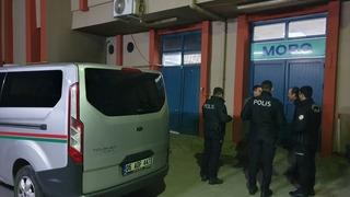 İzmir'de bir kişinin düğüne katılanların üzerine silahla ateş açması sonucu 1 çocuk öldü, 7 kişi yaralandı