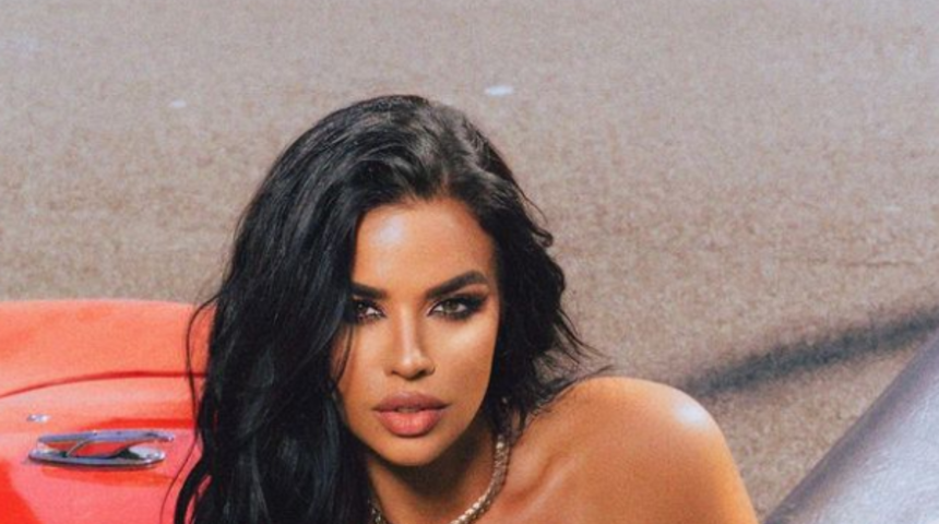 Sosyal medya fenomeni Ivana Knöll sokak tarzıyla büyüledi! Ten rengi elbisesi olay yarattı... "Işıl ışıl parlıyorsun"