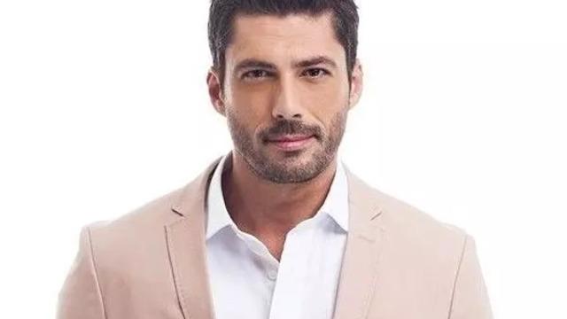 Arka Sokaklar'ın Komiser Mehmet'i Pamir Pekin kimdir, nereli ve kaç yaşında? Yakışıklı oyuncu Arka Sokaklar kadrosunda!