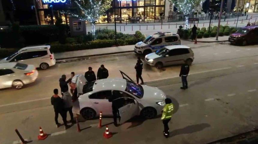 Bursa’da 2 bin 669 araç kontrol edildi, 27 sürücüye toplam 143 bin lira ceza