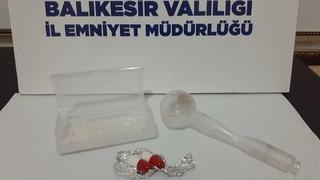 Dolandırıcılık ve sahtecilikten aranan şahıs Bandırma’da yakalandı