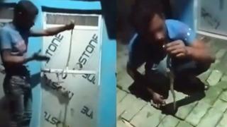 Böyle meydan okuma ne görüldü ne de duyuldu! Yılana 'beni ısır' diye bağırdı... Dilini uzatıp ısırmasına izin verince hayatını kaybetti