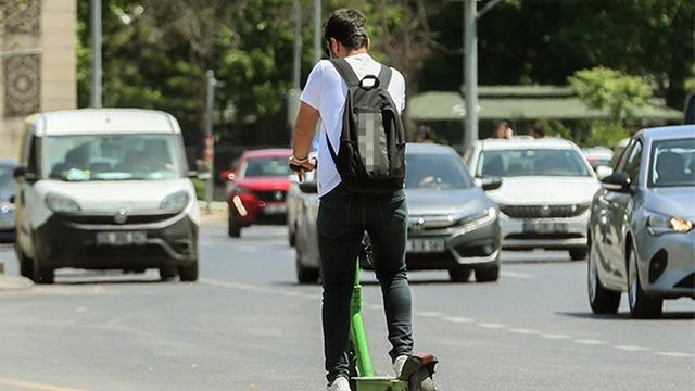 İstanbul'da 5 ilçede geçerli olacak! İBB'den skuter hız sınırına ayar: 20'den 12,5 kilometreye düşürüldü